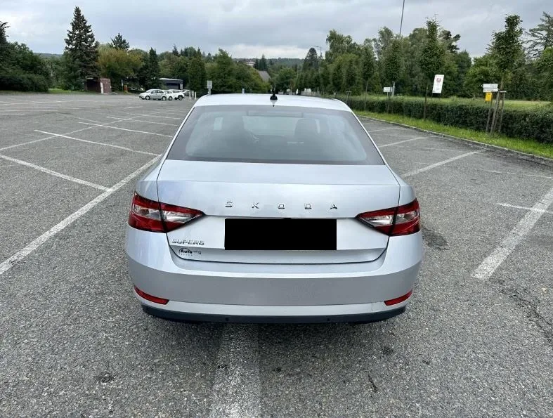 Skoda Superb 2.0TDI Image 6